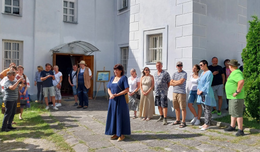 700. výročie prvej písomnej zmienky o hrade Korlátko a korlátskom podhradí Výstava cerovských umelcov - Monika Sabo, Jarka Konrádová, Margita Konopová,  Milan Vandelia,  Miroslava a Mário Harnúškovci, ZUŠ,  Peter Krajčovič – Bublina   